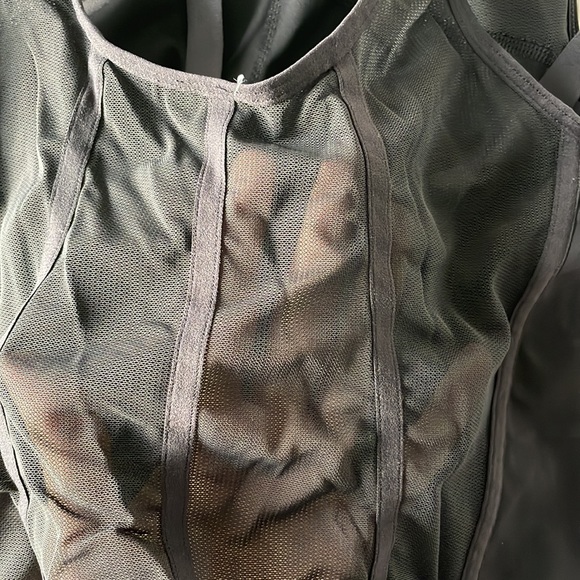 Lululemon crop tank top - Picture 3 of 3